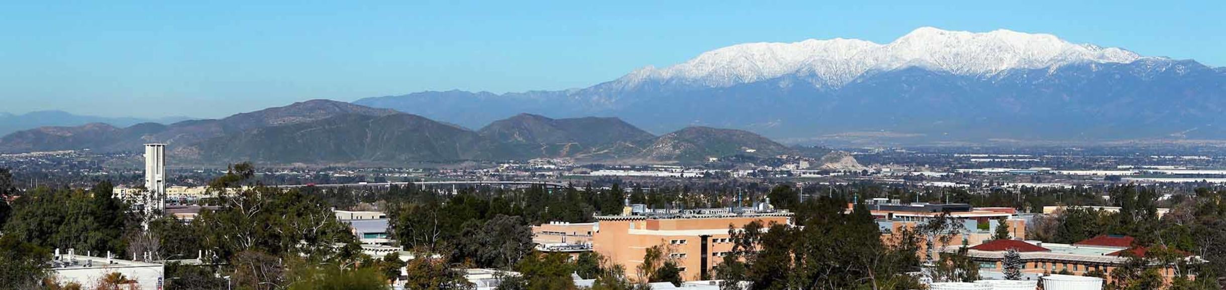 UCR campus with snow-capped mountains c) UCR / Stan Lim